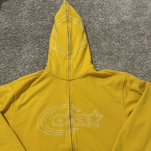 On The Arm Full Zip Yellow Hoodie Size Medium - Picture 2 of 3